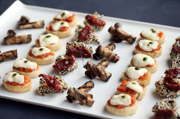 15798small-gourmet-snacks-plate_144627-3883.jpg